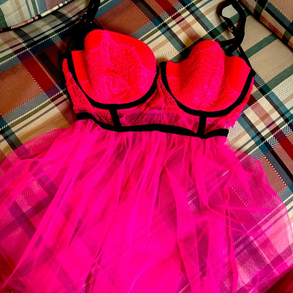 Victoria’s Secret lingerie size 34C